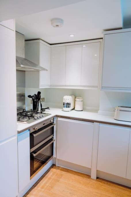 Апартаменти Modern 1Br In Brixton - Just Renovated! Лондон Екстер'єр фото